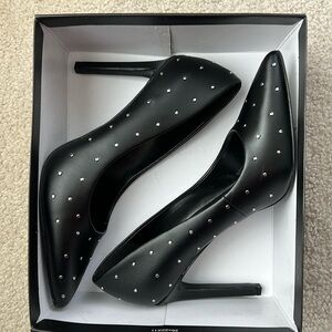 Nine West Women’s Pump | Black Studded Tatianas | Size 10